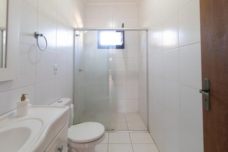 Casa à venda com 267m², 3 quartos e 5 vagas Casa à venda com 267m², 3 quartos e 5 vagasBanheiro Social