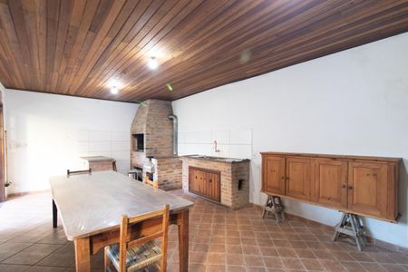 Casa à venda com 267m², 3 quartos e 5 vagas Casa à venda com 267m², 3 quartos e 5 vagasChurrasqueira