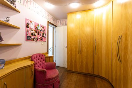 Casa à venda com 289m², 3 quartos e 6 vagas Casa à venda com 289m², 3 quartos e 6 vagasQuarto 1