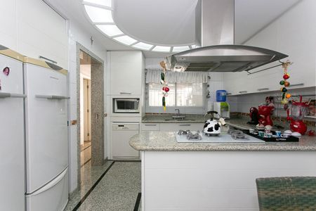 Casa à venda com 289m², 3 quartos e 6 vagas Casa à venda com 289m², 3 quartos e 6 vagasCozinha