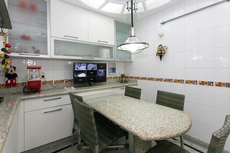 Casa à venda com 289m², 3 quartos e 6 vagas Casa à venda com 289m², 3 quartos e 6 vagasCozinha