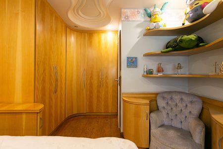 Casa à venda com 289m², 3 quartos e 6 vagas Casa à venda com 289m², 3 quartos e 6 vagasQuarto 2