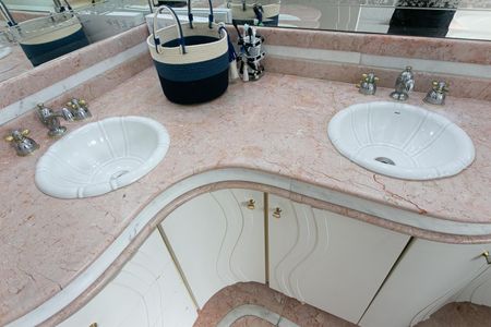 Casa à venda com 289m², 3 quartos e 6 vagas Casa à venda com 289m², 3 quartos e 6 vagasBanheiro dos Quartos