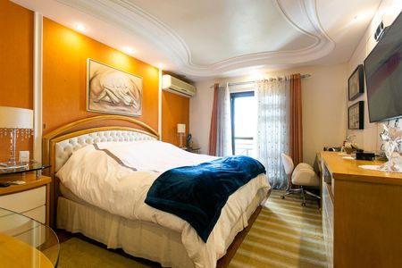 Casa à venda com 289m², 3 quartos e 6 vagas Casa à venda com 289m², 3 quartos e 6 vagasSuíte