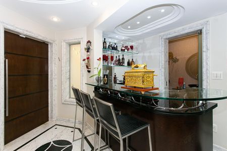 Casa à venda com 289m², 3 quartos e 6 vagas Casa à venda com 289m², 3 quartos e 6 vagasSala