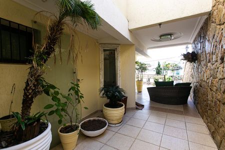 Casa à venda com 289m², 3 quartos e 6 vagas Casa à venda com 289m², 3 quartos e 6 vagasCorredor