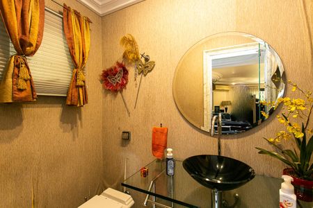 Casa à venda com 289m², 3 quartos e 6 vagas Casa à venda com 289m², 3 quartos e 6 vagasLavabo