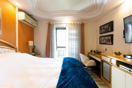 Casa à venda com 289m², 3 quartos e 6 vagas Casa à venda com 289m², 3 quartos e 6 vagasv