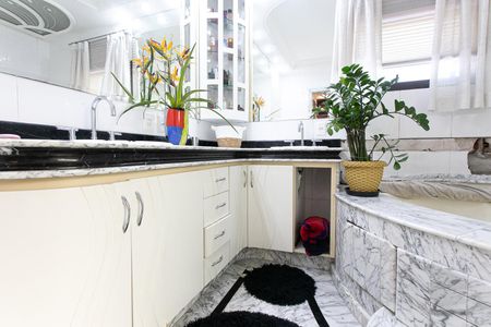 Casa à venda com 289m², 3 quartos e 6 vagas Casa à venda com 289m², 3 quartos e 6 vagasBanheiro da Suíte