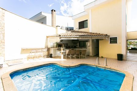 Casa à venda com 289m², 3 quartos e 6 vagas Casa à venda com 289m², 3 quartos e 6 vagasPiscina