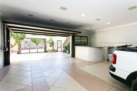 Casa à venda com 289m², 3 quartos e 6 vagas Casa à venda com 289m², 3 quartos e 6 vagasGaragem