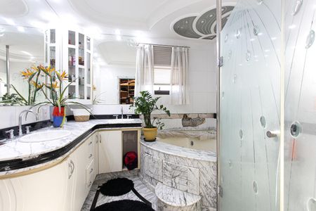 Casa à venda com 289m², 3 quartos e 6 vagas Casa à venda com 289m², 3 quartos e 6 vagasBanheiro da Suíte