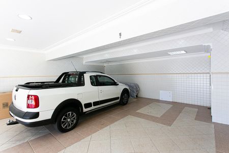 Casa à venda com 289m², 3 quartos e 6 vagas Casa à venda com 289m², 3 quartos e 6 vagasGaragem