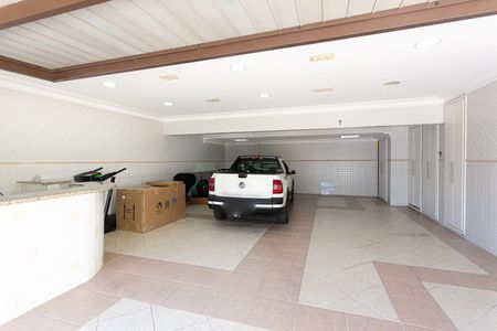 Casa à venda com 289m², 3 quartos e 6 vagas Casa à venda com 289m², 3 quartos e 6 vagasGaragem