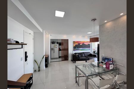 Apartamento à venda com 160m², 2 quartos e 2 vagasSala