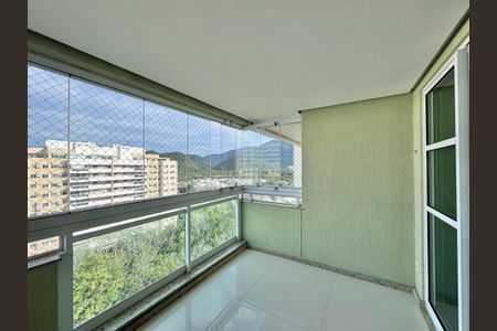 Apartamento à venda com 160m², 2 quartos e 2 vagasVaranda