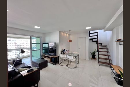 Apartamento à venda com 160m², 2 quartos e 2 vagasSala