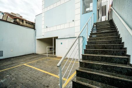 Apartamento para alugar com 39m², 1 quarto e sem vagaEscada de entrada