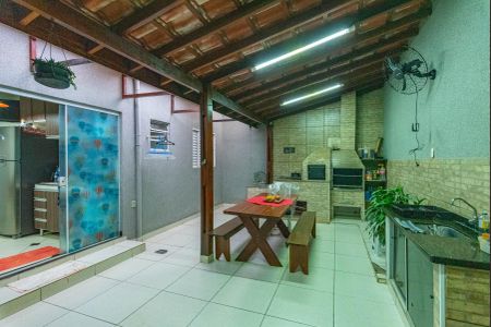 Casa à venda com 169m², 2 quartos e 1 vaga Casa à venda com 169m², 2 quartos e 1 vagaEspaço Gourmet