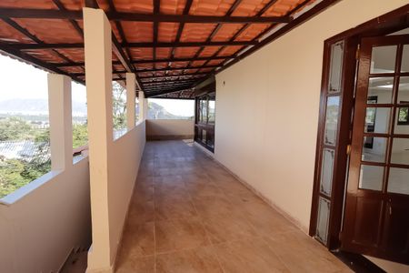 Casa de condomínio à venda com 380m², 5 quartos e 2 vagas Casa de condomínio à venda com 380m², 5 quartos e 2 vagasÁrea comum