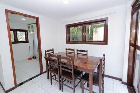 Casa de condomínio à venda com 380m², 5 quartos e 2 vagas Casa de condomínio à venda com 380m², 5 quartos e 2 vagasCozinha