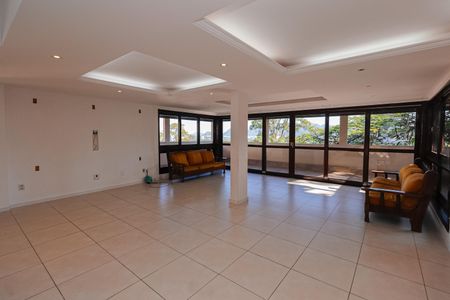 Casa de condomínio à venda com 380m², 5 quartos e 2 vagas Casa de condomínio à venda com 380m², 5 quartos e 2 vagasSala