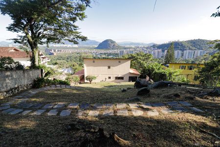 Casa de condomínio à venda com 380m², 5 quartos e 2 vagas Casa de condomínio à venda com 380m², 5 quartos e 2 vagasÁrea comum