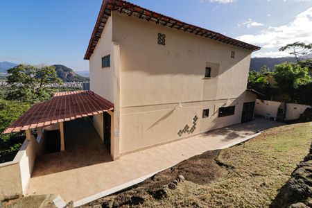 Casa de condomínio à venda com 380m², 5 quartos e 2 vagas Casa de condomínio à venda com 380m², 5 quartos e 2 vagasÁrea comum