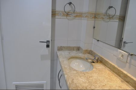 Apartamento à venda com 58m², 2 quartos e 1 vagaBanheiro Social