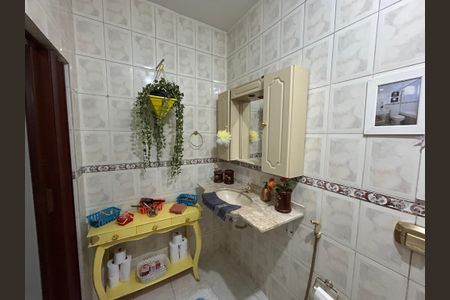 Casa à venda com 485m², 3 quartos e 4 vagasBanheiro da Suíte 2