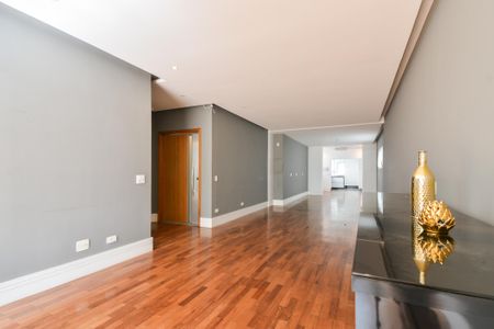Apartamento à venda com 190m², 2 quartos e 1 vaga Apartamento à venda com 190m², 2 quartos e 1 vagaSala