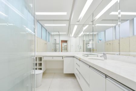 Apartamento à venda com 190m², 2 quartos e 1 vaga Apartamento à venda com 190m², 2 quartos e 1 vagaBanheiro