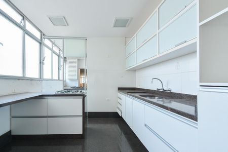 Apartamento à venda com 190m², 2 quartos e 1 vaga Apartamento à venda com 190m², 2 quartos e 1 vagaCozinha