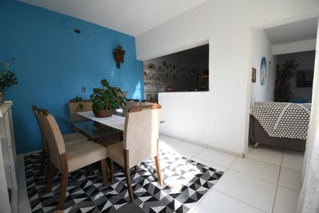 Casa à venda com 90m², 2 quartos e 4 vagasSala 2