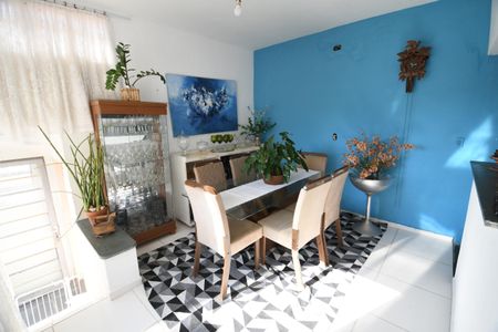 Casa à venda com 90m², 2 quartos e 4 vagasSala 2