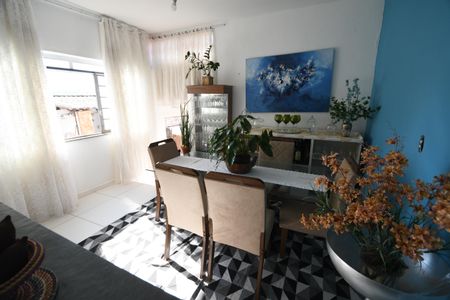 Casa à venda com 90m², 2 quartos e 4 vagasSala 2