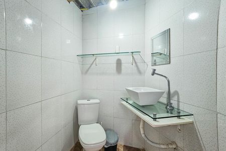 Casa para alugar com 105m², 2 quartos e 2 vagas Casa para alugar com 105m², 2 quartos e 2 vagasBanheiro de Serviço