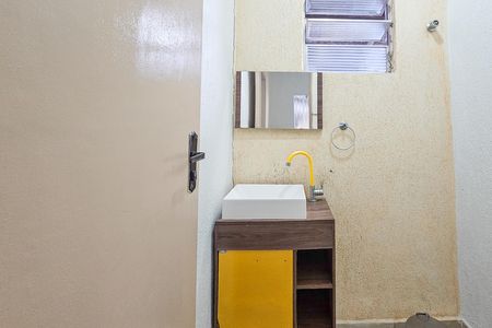 Casa para alugar com 105m², 2 quartos e 2 vagas Casa para alugar com 105m², 2 quartos e 2 vagasBanheiro 1