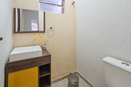 Casa para alugar com 105m², 2 quartos e 2 vagas Casa para alugar com 105m², 2 quartos e 2 vagasBanheiro 1