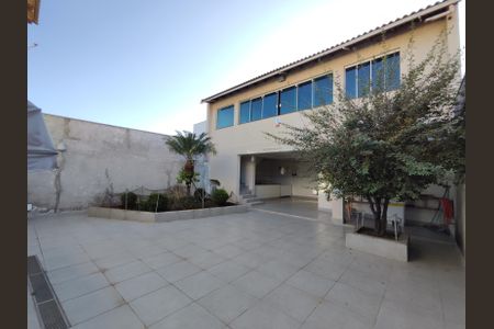 Casa à venda com 400m², 3 quartos e 2 vagasQuintal