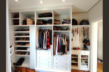 Casa à venda com 400m², 3 quartos e 2 vagasCloset da suíte 1