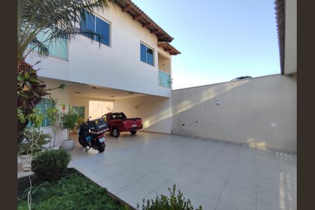 Casa à venda com 400m², 3 quartos e 2 vagasGaragem