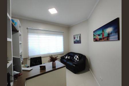 Casa à venda com 400m², 3 quartos e 2 vagasEscritório