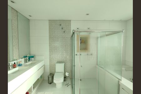 Casa à venda com 400m², 3 quartos e 2 vagasBanheiro da Suíte 1