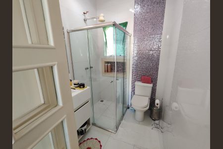 Casa à venda com 400m², 3 quartos e 2 vagasBanheiro da Suíte 2