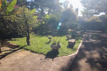 Casa à venda com 253m², 2 quartos e 10 vagas Casa à venda com 253m², 2 quartos e 10 vagasJardim