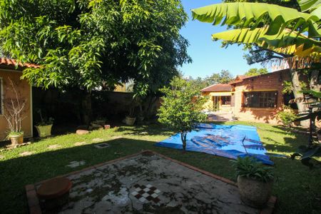 Casa à venda com 253m², 2 quartos e 10 vagas Casa à venda com 253m², 2 quartos e 10 vagasQuintal