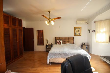 Casa à venda com 253m², 2 quartos e 10 vagas Casa à venda com 253m², 2 quartos e 10 vagasSuíte 2