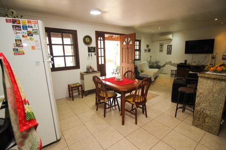 Casa à venda com 253m², 2 quartos e 10 vagas Casa à venda com 253m², 2 quartos e 10 vagasSala de Jantar