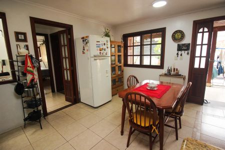 Casa à venda com 253m², 2 quartos e 10 vagas Casa à venda com 253m², 2 quartos e 10 vagasSala de Jantar